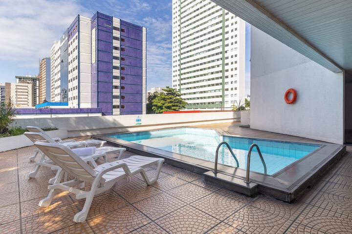 Hotel Pool