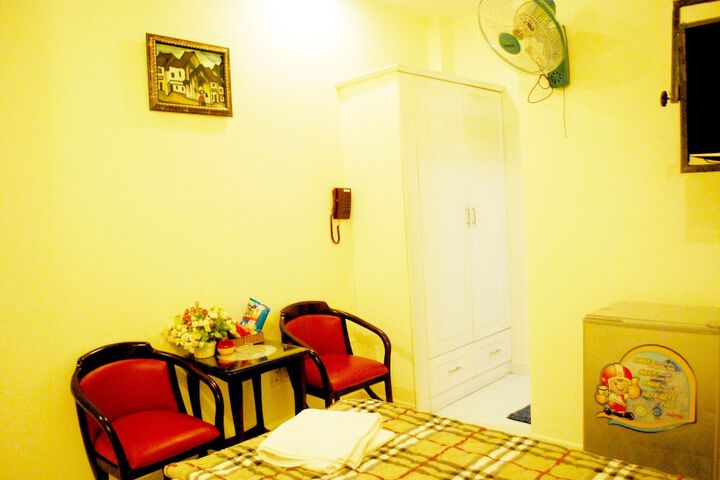 Room 4 of 32
