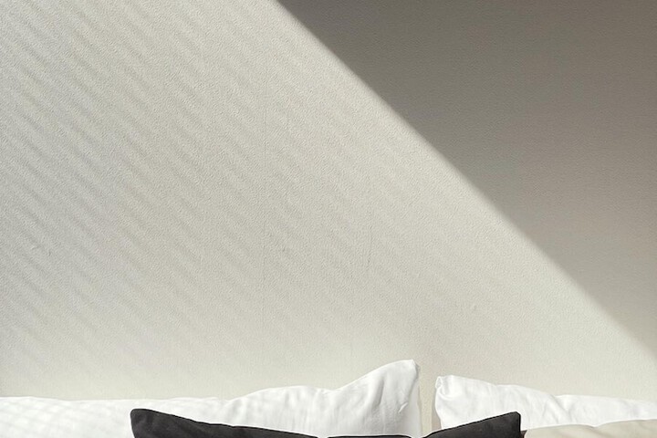 Room 42 of 177