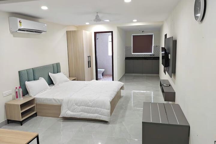 Room 15 of 38