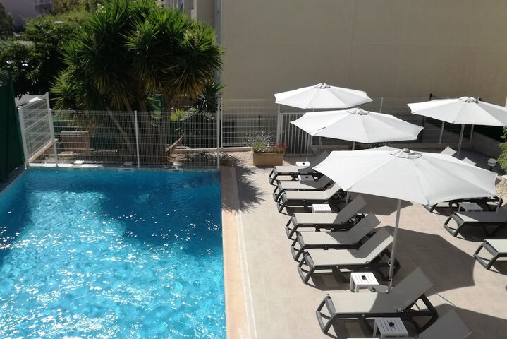 Pools & Facilities