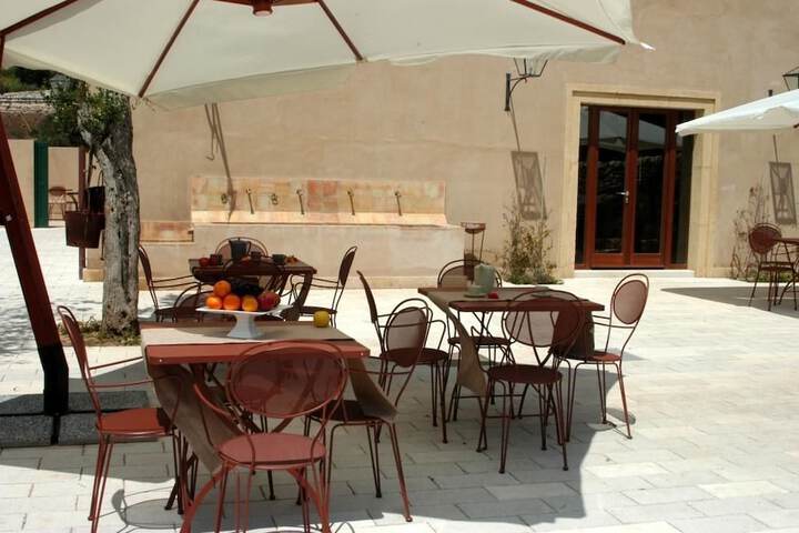 Terrace/Patio 102 of 115