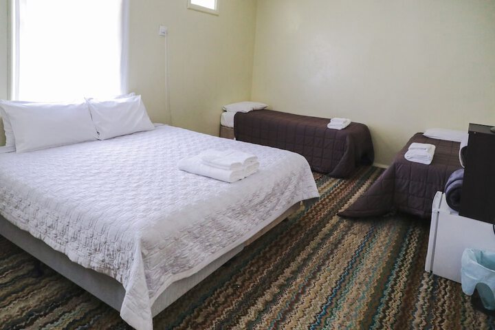 Room 18 of 37