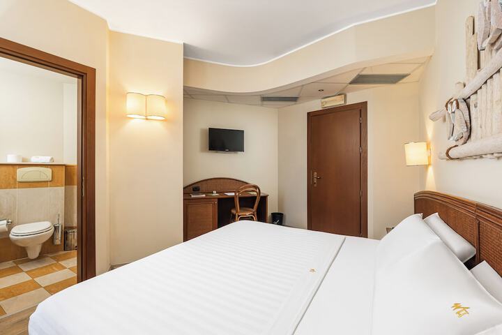 Room 22 of 57