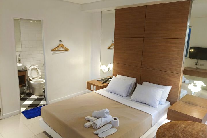 Room 4 of 14