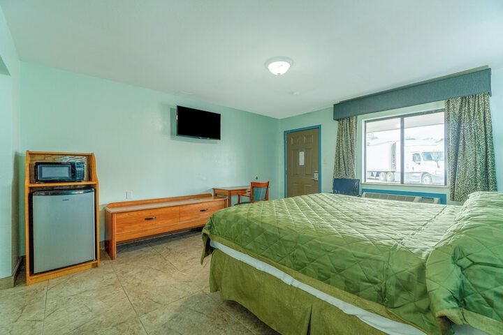 Room 9 of 22