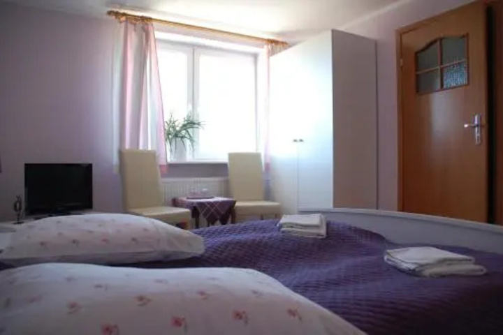 Room 5 of 15
