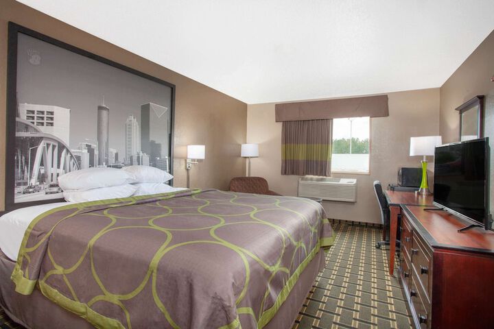 1 King Bed (3 of 11)