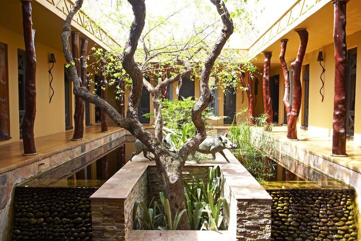 Hotel Exterior 40 of 40