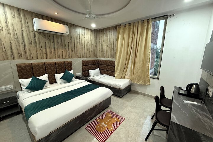 Room 16 of 30