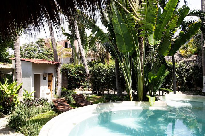 Pool 6 of 9