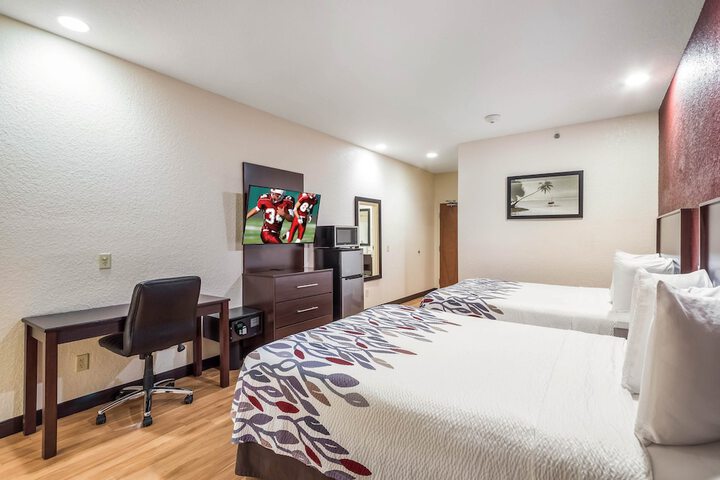 2 Queen Beds (3 of 11)