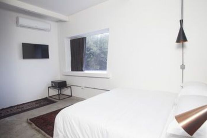 Room 32 of 89