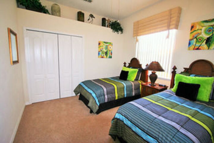 Room 28 of 82