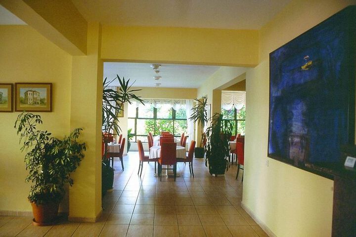 Dining Photos