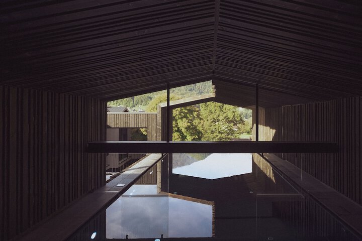 Pool 76 of 162