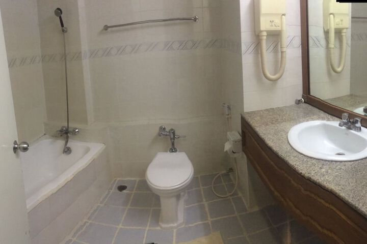 Room 126 of 147