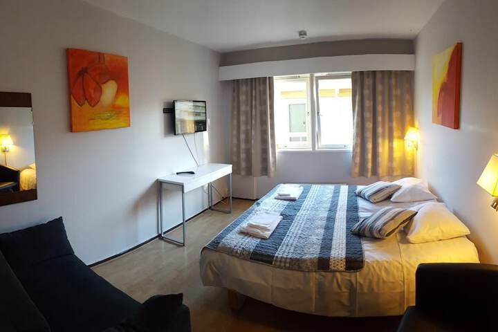 Room 10 of 34