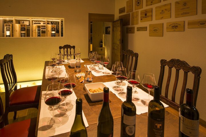 Dining 61 of 100