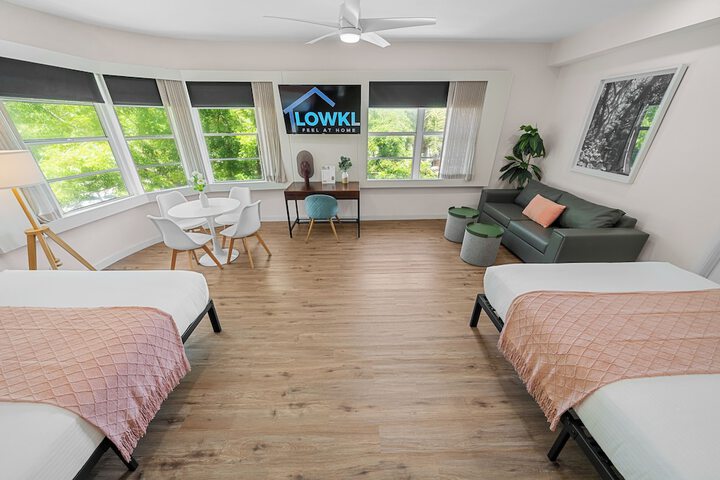 1 Queen Bed (24 of 27)