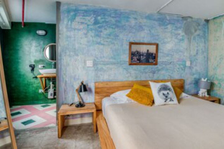 Room 62 of 88