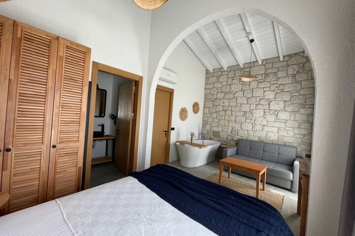 Room 8 of 75