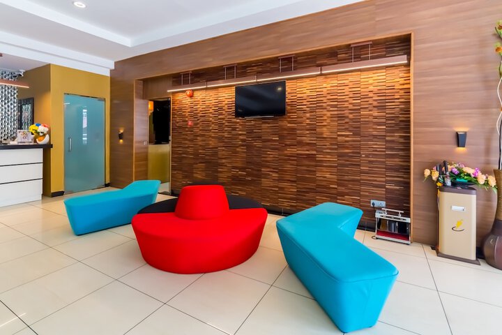 Entrance & Lobby