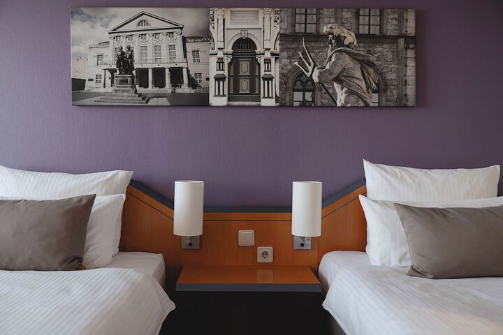 Room 13 of 78
