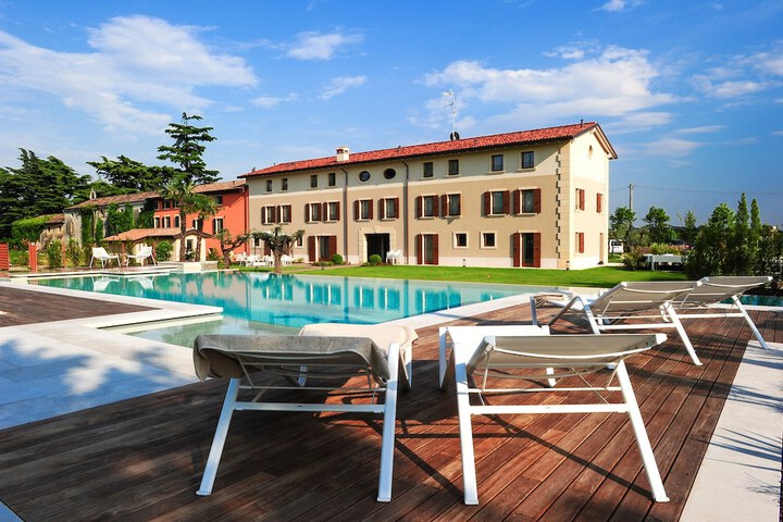 Pool Hotel