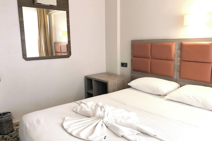 Room 4 of 29