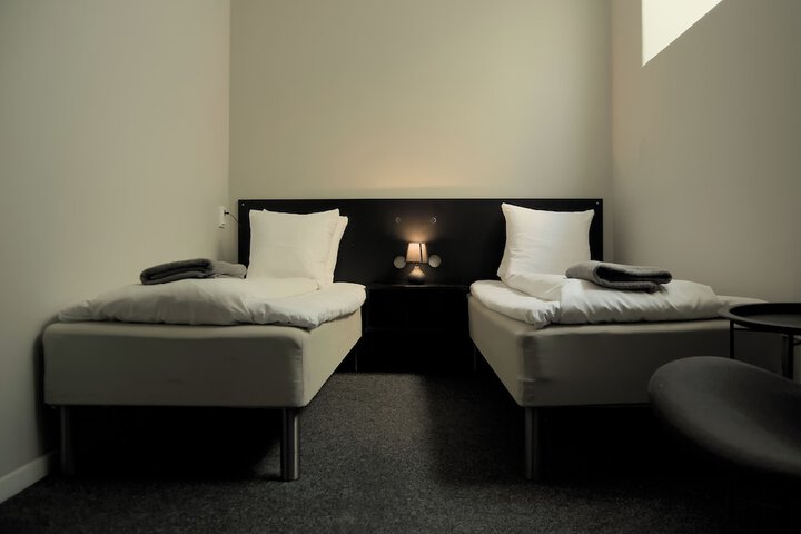 Room 70 of 128