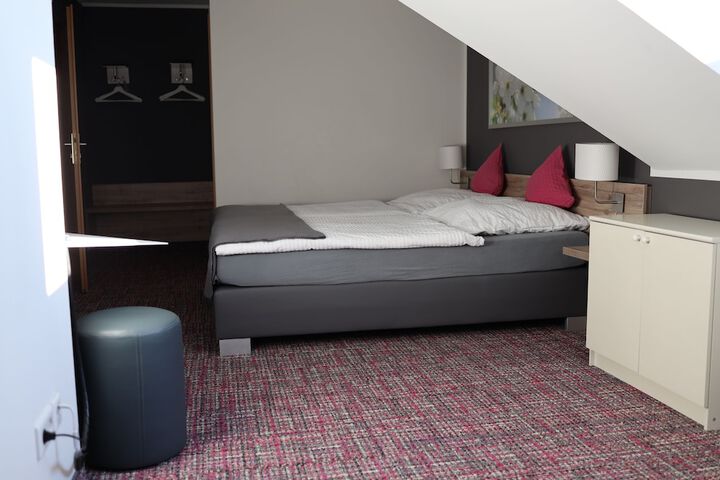 Room 7 of 23