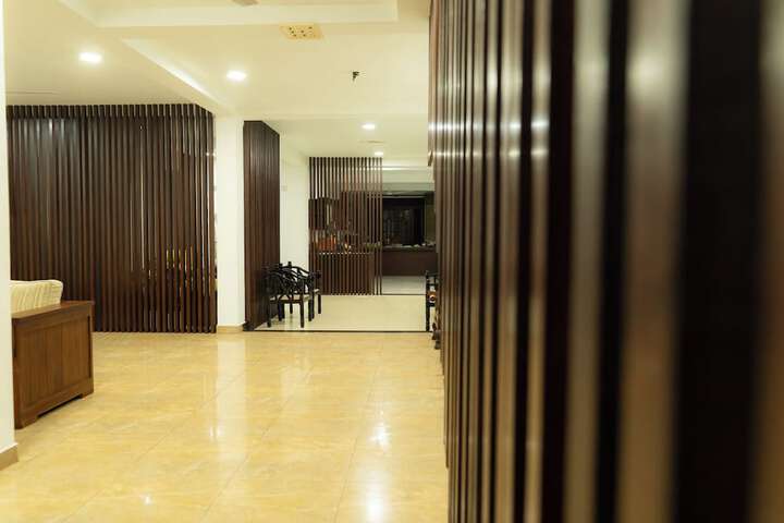 Room 12 of 27