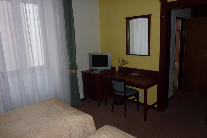 Room 28 of 61