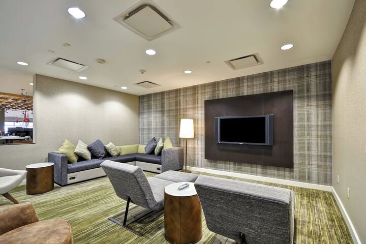 Lobby lounge