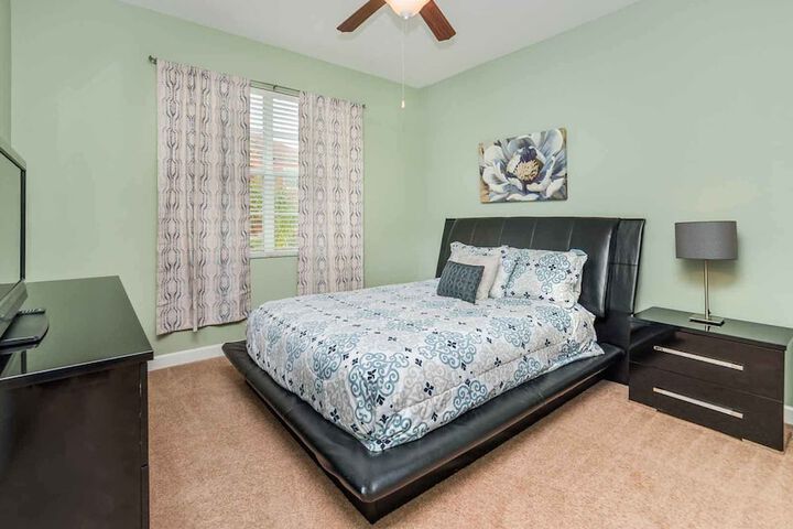 Room 7 of 24