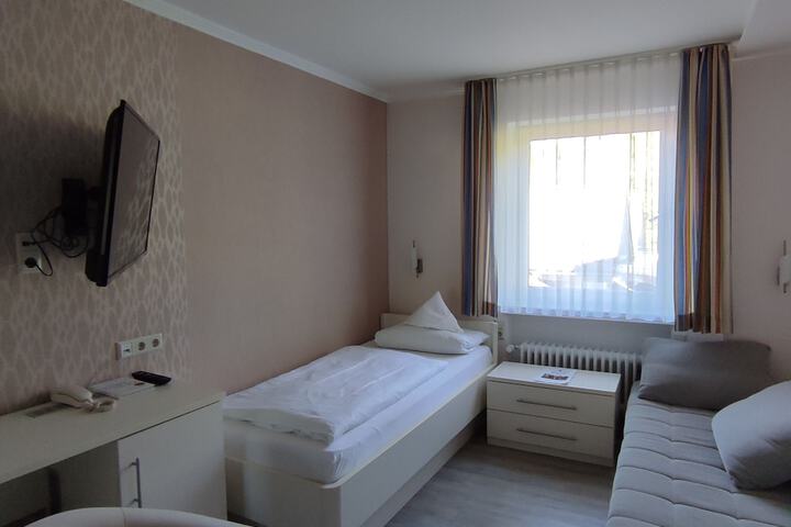 Room 9 of 43