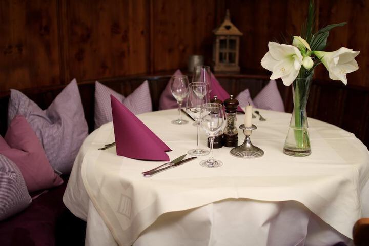 Dining 19 of 58