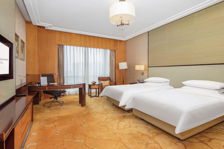 Room 27 of 105
