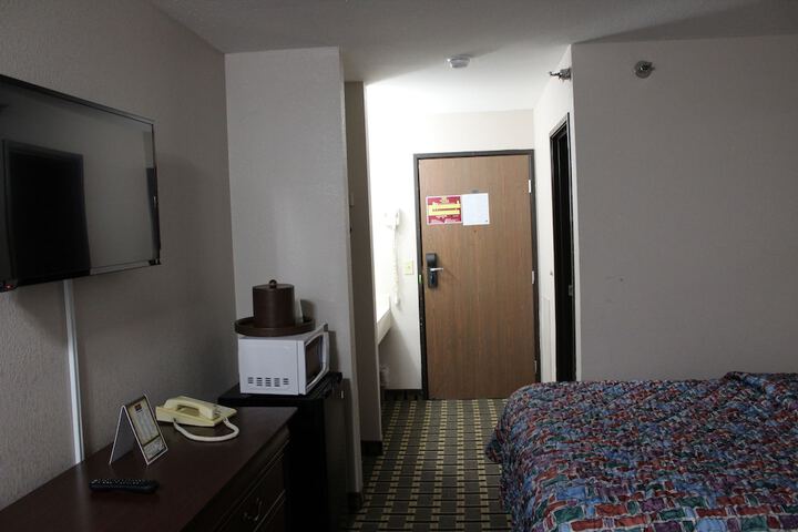 2 Double Beds (27 of 27)