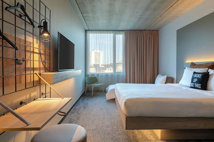 Room 21 of 42