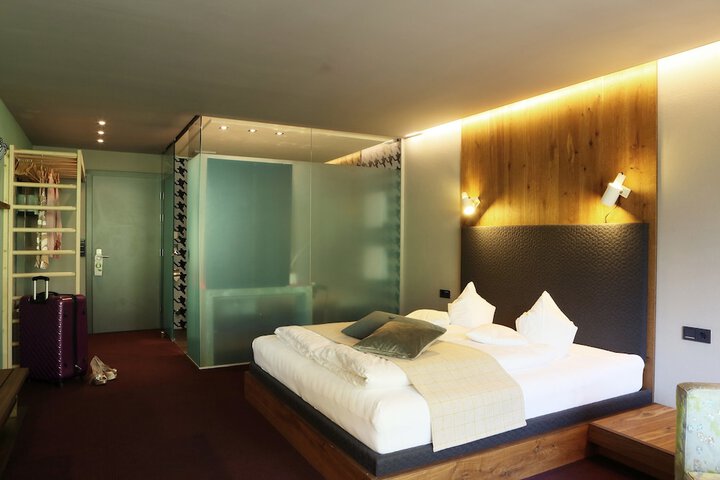 Room 7 of 91