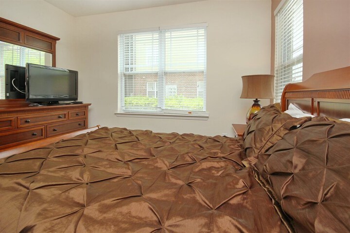Room 9 of 33