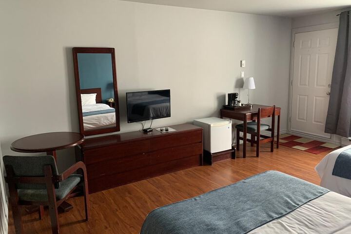 Room 11 of 38