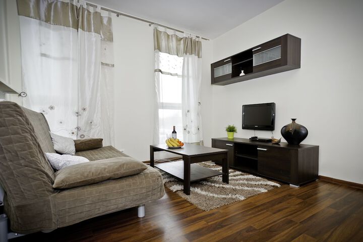 Room 10 of 38