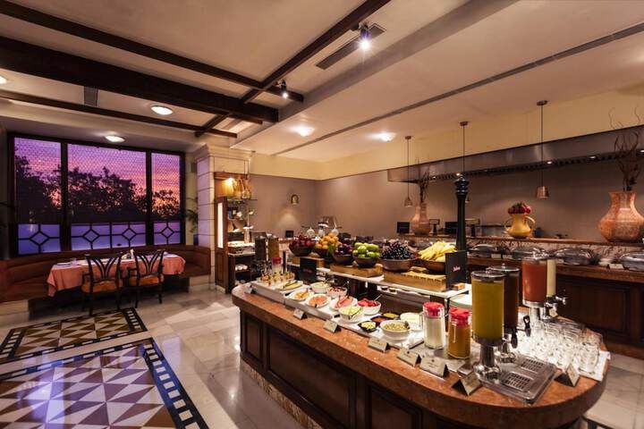 Dining Photos