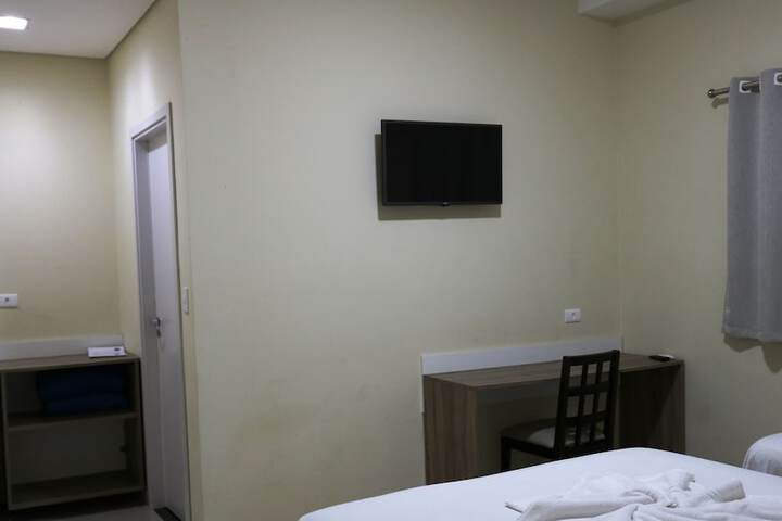 Room 3 of 37