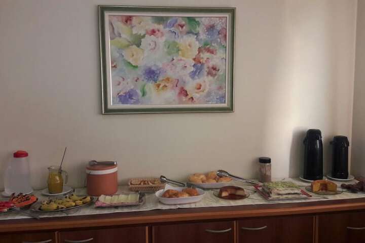 Dining 7 of 11