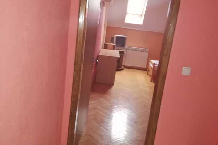 Room 18 of 54