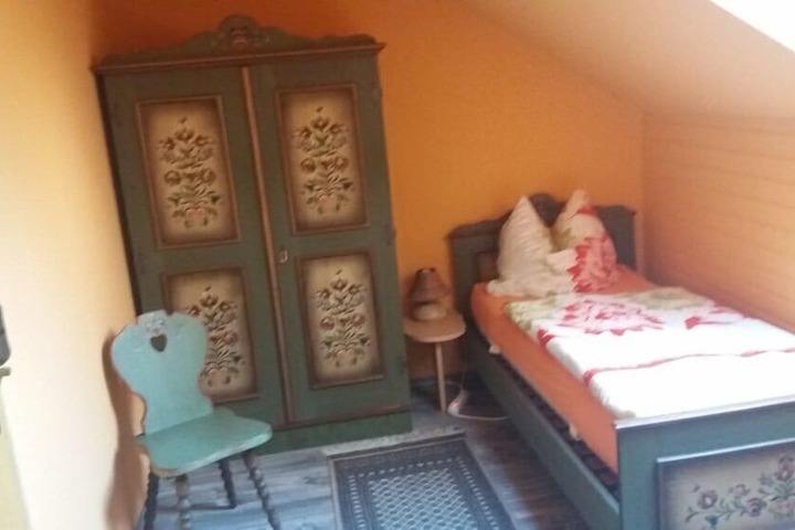 Room 12 of 22